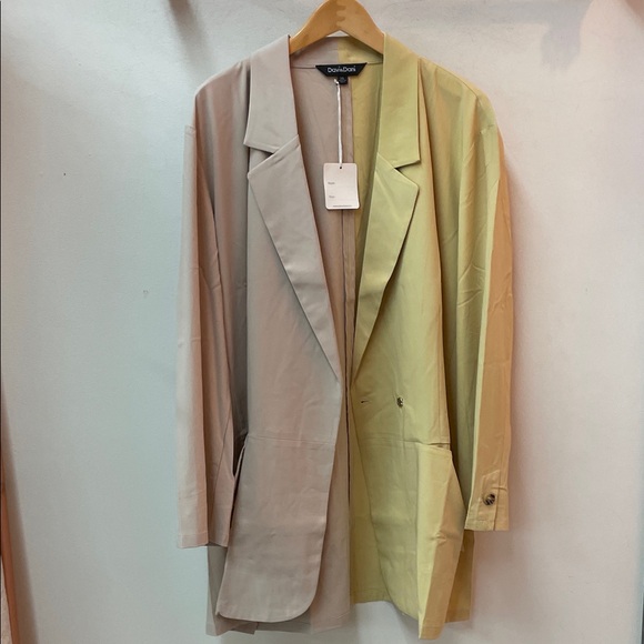 DAVI & DANI Two-Tone Beige and Yellow Blazer - Picture 9 of 10